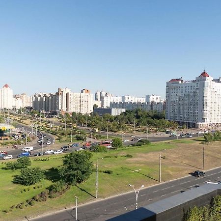 Stylish Panoramic Apartments. Smartplaza. Metro Minskaya 基輔 外观 照片