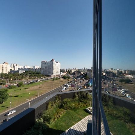 Stylish Panoramic Apartments. Smartplaza. Metro Minskaya 基輔 外观 照片