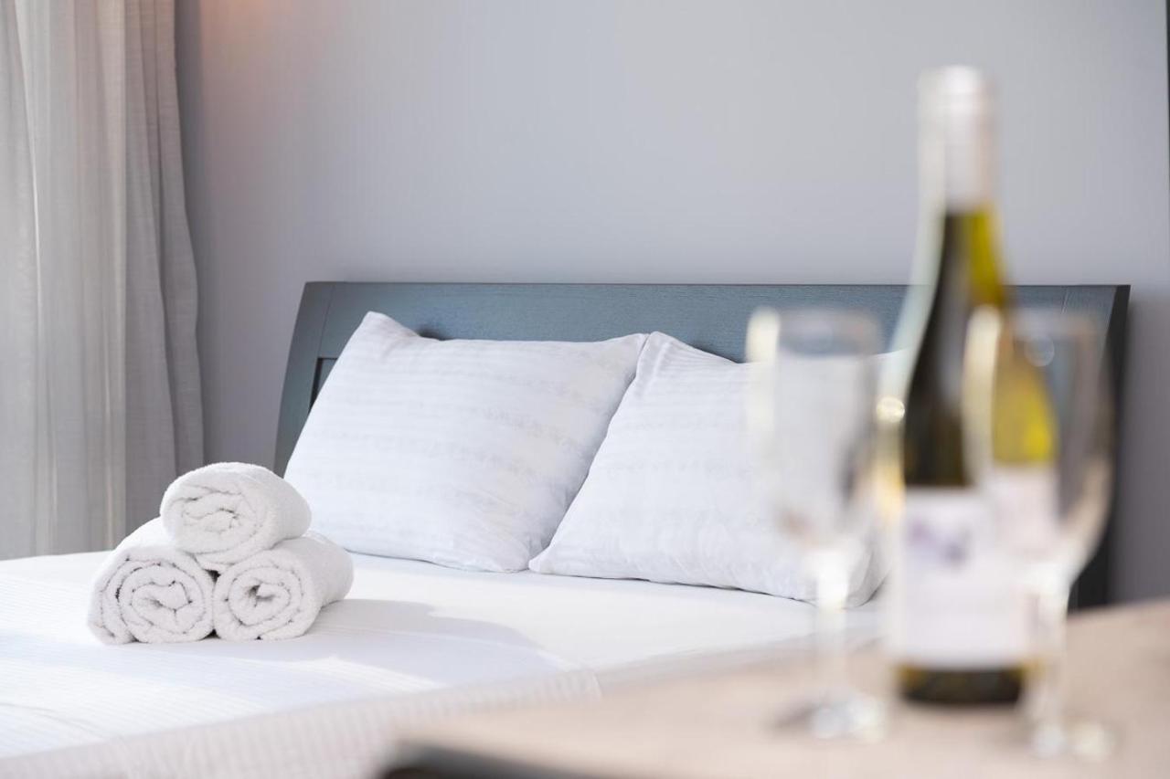 Stylish Panoramic Apartments. Smartplaza. Metro Minskaya 基輔 外观 照片