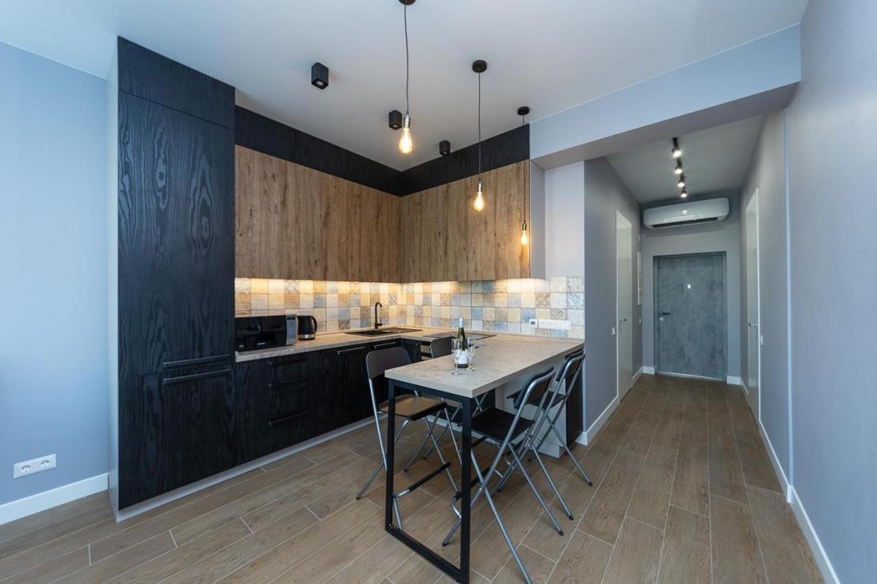 Stylish Panoramic Apartments. Smartplaza. Metro Minskaya 基輔 外观 照片