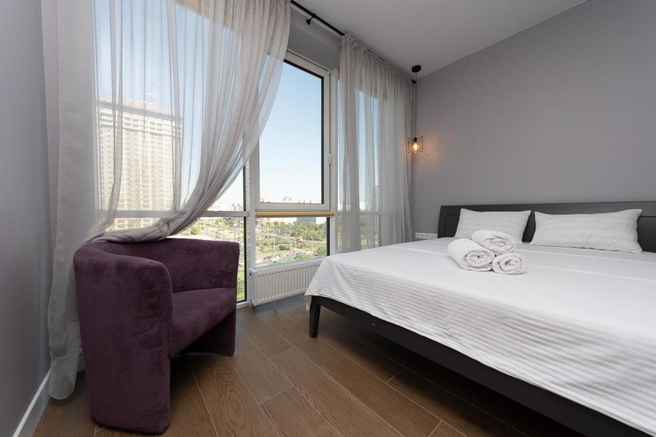 Stylish Panoramic Apartments. Smartplaza. Metro Minskaya 基輔 外观 照片