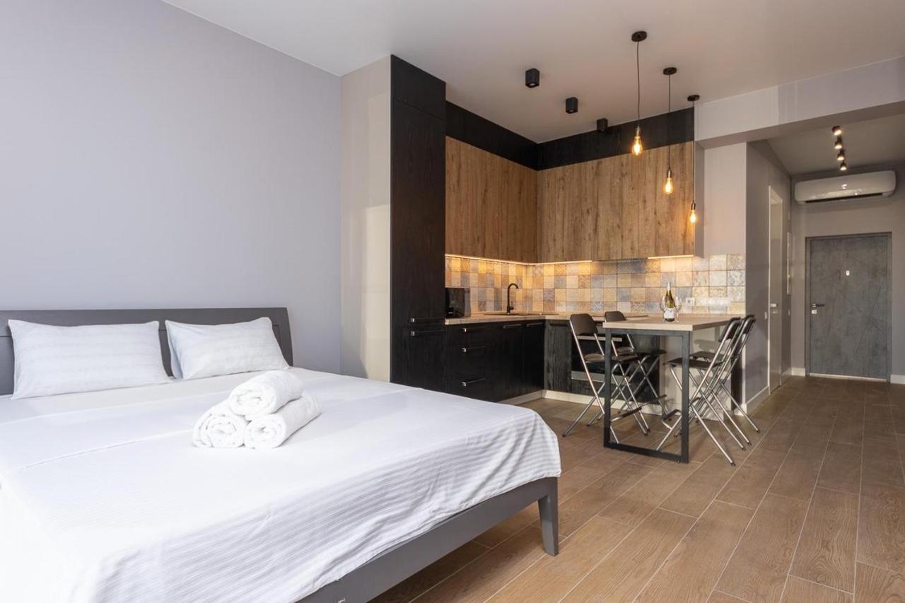 Stylish Panoramic Apartments. Smartplaza. Metro Minskaya 基輔 外观 照片