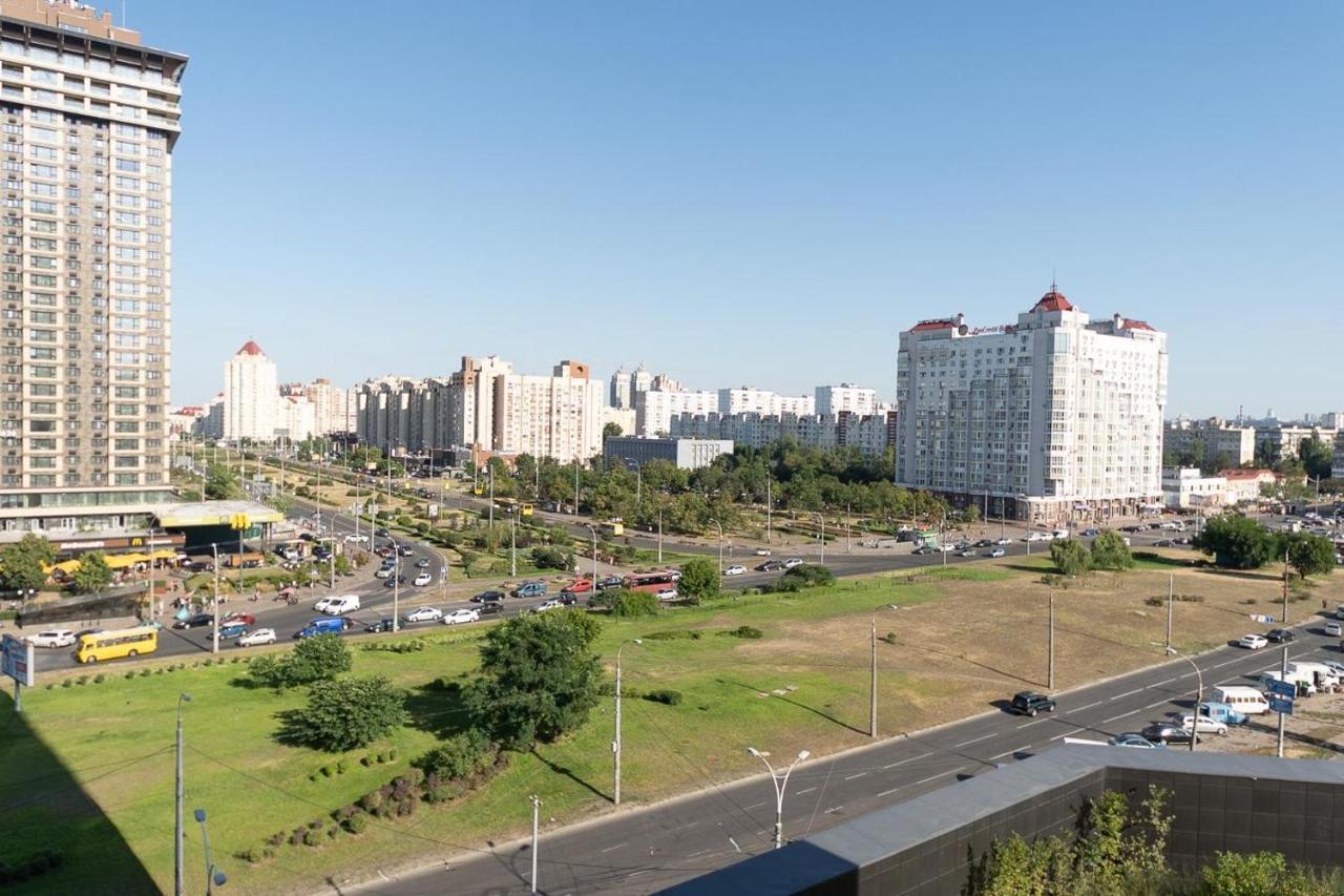 Stylish Panoramic Apartments. Smartplaza. Metro Minskaya 基輔 外观 照片