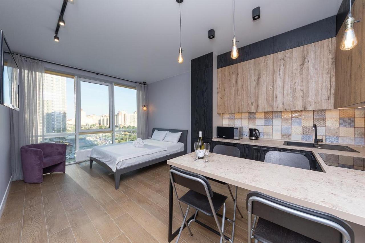 Stylish Panoramic Apartments. Smartplaza. Metro Minskaya 基輔 外观 照片