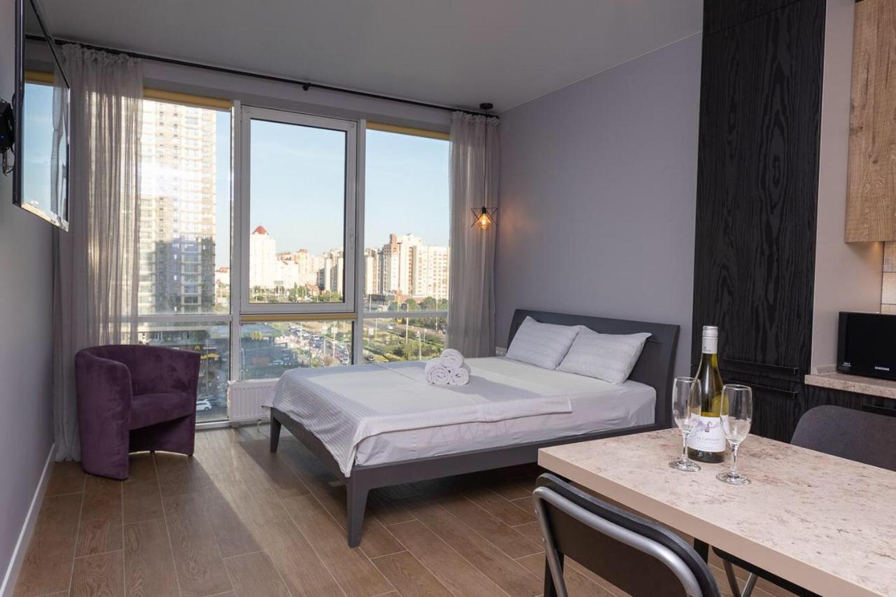 Stylish Panoramic Apartments. Smartplaza. Metro Minskaya 基輔 外观 照片