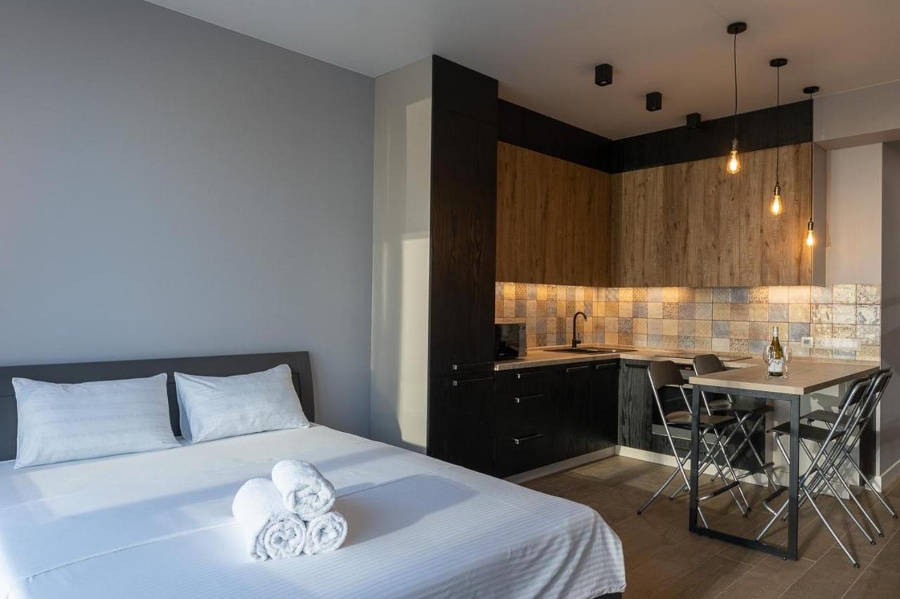 Stylish Panoramic Apartments. Smartplaza. Metro Minskaya 基輔 外观 照片